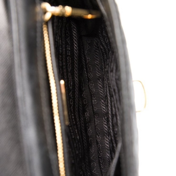 Prada - Picture 7 of 9